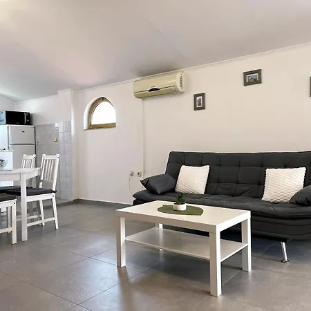 Apartment Lero Banjol
