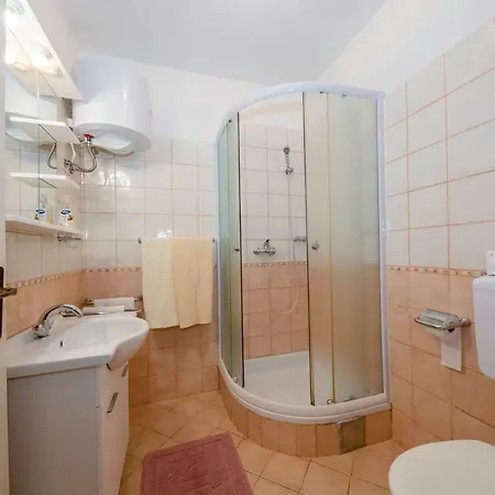 Apartment Lero *